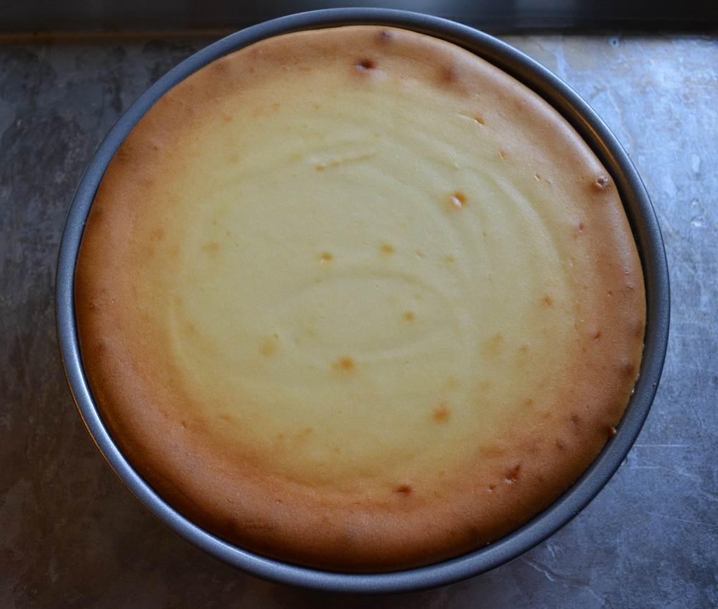 baked-cooling-cheesecake